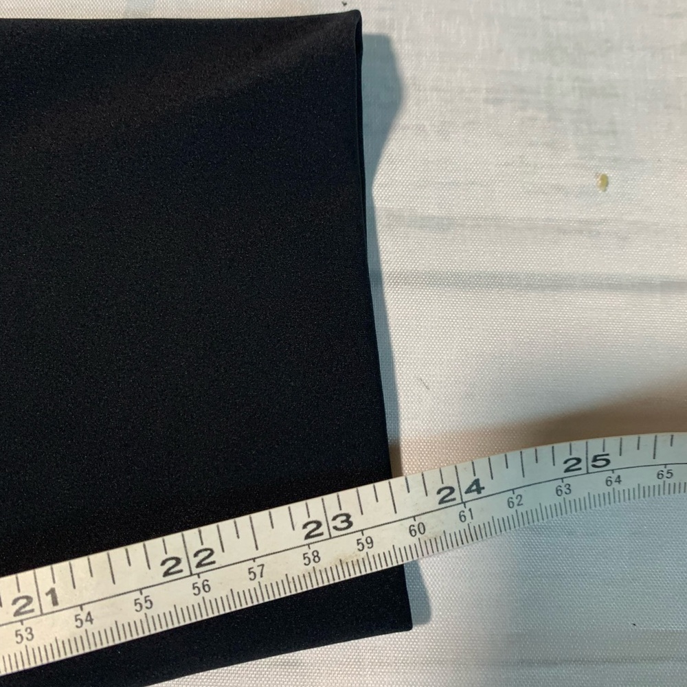 Zyia black leggings. Crop. Size 12. - Picture 11 of 12